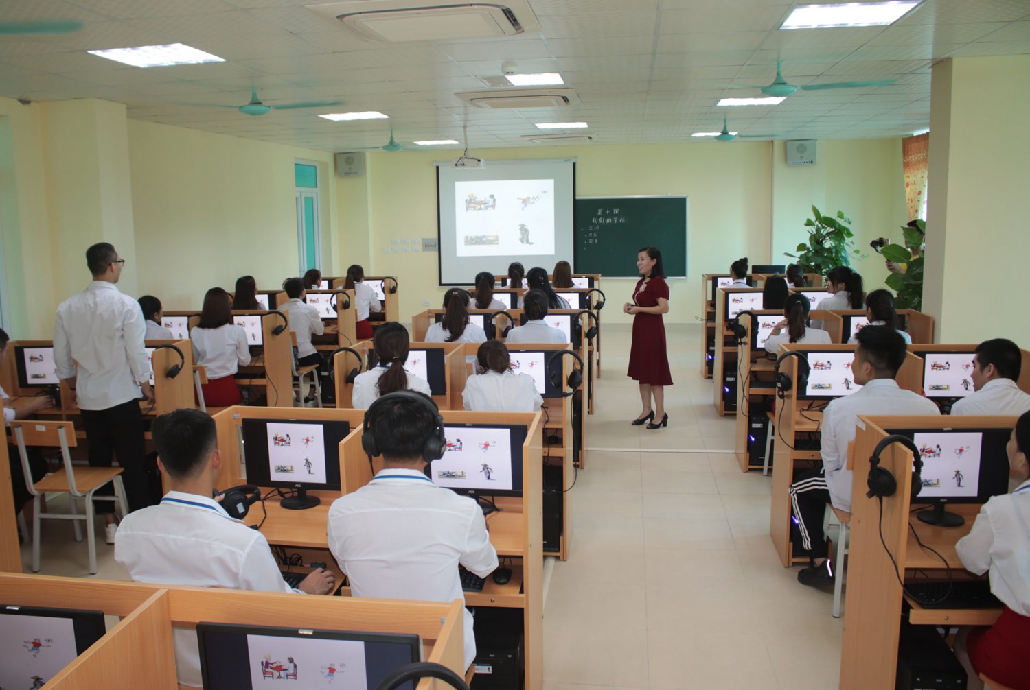 Vai trò của công nghệ thông tin trong dạy học - Trường cao đẳng Bách Khoa Việt Nam